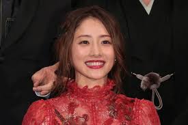 Oct 10, 2020 · 10月1日に結婚を発表した石原さとみ（33才）。本人は周囲に「普通のサラリーマンです」と語っているようだが、石原の知人によれば、「かなりのエリートサラリーマン」とも。 çŸ³åŽŸã•ã¨ã¿ çµå©šç›¸æ‰‹ã¯ å¹´åŽ2000ä¸‡å††ã¯ã‚ã‚‹ã‚¨ãƒªãƒ¼ãƒˆ Newsãƒã‚¹ãƒˆã‚»ãƒ–ãƒ³