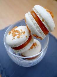 Macarons A La Ganache Au Caramel Au Beurre Sale De C Felder En 2020 Recette Macaron Macaron Caramel Beurre Sale Macaron