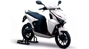 Arus listrik dapat mengalir pada sebuah rangkaian kelistrikan jika. Harga Motor Listrik Gesits Review Spesifikasi Gambar Agustus 2021 Semisena Com