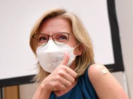 Gewessler seit dienstag in quarantäne. Ministerin Gewessler Wurde Gegen Corona Geimpft Corona Impfung Vienna At