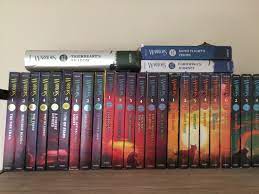 My Warrior Cat Book Collection So Far La Guerre Des Clans Lgdc Tableau A Faire Soi Meme