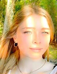 Heather Kenyon's Instagram, Twitter & Facebook