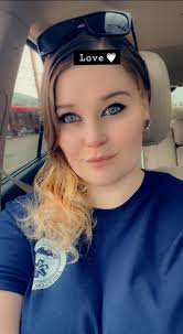 How to remove the 'Love' box from a photo using Photoshop?