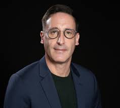 Learn about the Mentors helping entrepreneurs in our program