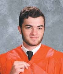 Sara Spradlin's Instagram, Twitter & Facebook