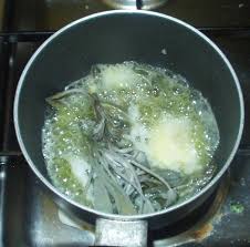 Prendete una dose di burro sufficiente per condire il vs. Tagliatelle Burro E Salvia Mangiare Bene