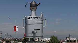 Olay, samsun'un vezirköprü ilçesi, i̇ncesu mahallesi'nde meydana geldi. Vezirkopru Belediye Baskani Semaver Elestirilerine Itibar Etmiyoruz