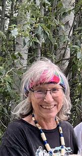 Sandy Poulson's Instagram, Twitter & Facebook