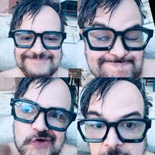 Aleks Syntek en su Live: "Yo no soy artista del montón, ni alucino, yo me  considero hiper cool, eso sí, no me ponga reggaeton porque me pongo de  malas y tiro hate"