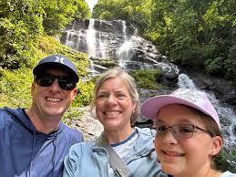 Hiking adventures with dogs in North Georgia