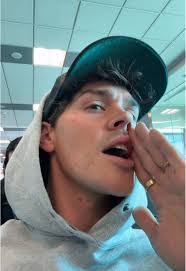 Noah Berk's Instagram, Twitter & Facebook