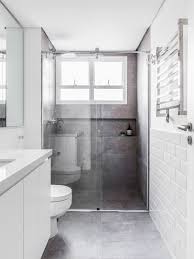 Ape Clean E Com Personalidade Do Arquiteto Casa De Valentina Em 2020 Banheiros Modernos Banheiro De Cimento Decoracao Do Banheiro
