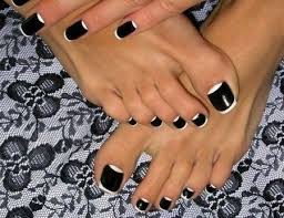 Black And White Striped Toe Nails Hot Black White Toe Nail Color Ideas Toe Nail Color Toe Nails Pretty Toe Nails