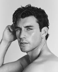 Raul Romo's Instagram, Twitter & Facebook