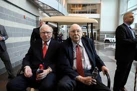 American multinational conglomerate holding company. Warren Buffett Gewinn Von Seiner Firma Berkshire Hathaway Bricht Ein Der Spiegel