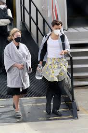 Harry styles and florence pugh star in don't worry, darling. Hs Candids S Tweet Harry And Florence Pugh On Set Of Dwd Trendsmap