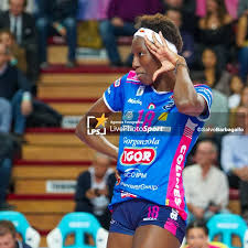 She plays for imoco volley and is part of the italy women's national volleyball team. Paola Egonu Volley Novara Nel 2020 Pallavolo Football Americano Sport Invernali