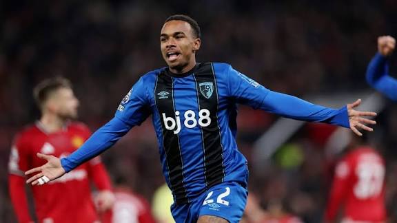 Arsenal dan PSG berebut Eli Junior Kroupi