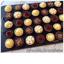 Pate Sucree Pour 30 Mini Tartelettes Melanger 50g De Beurre Pommade Avec 30g De Sucre Glace Et 2 Jaune Mini Tarte Recettes Sucrees Recette Mignardise