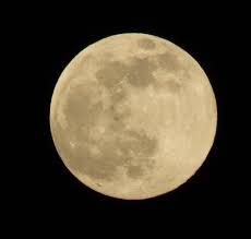 Toutefois, contrairement à ce que son surnom laisse présager, la pleine lune n'apparaît pas rose. Ompeqokn3ubkjm