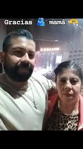 Tu ya le llamaste a tu mamá??? Échale una llamadita a tu jefecita o mínimo  mándale un whats con un sticker de corazón! Y si ya está en el cielo pues  con