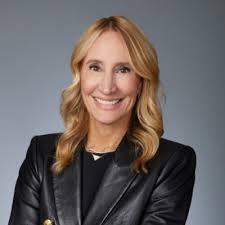 A few weeks ago, the American Express Consumer Banking team came together… 