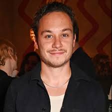 Who Is Finn Cole? Florence Pugh's Rumored Boyfriend Facts.