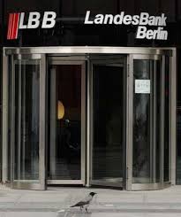 Landesbank berlin holding (lbb) employs a total of , spread across branches in germany and branches overseas. Sparkassen Keine Fusion Von Lbb Und Dekabank Manager Magazin