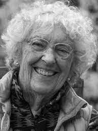 Elizabeth Gans's Instagram, Twitter & Facebook