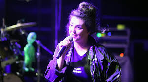 Victoires De La Musique La Chanteuse Hoshi Porte Plainte Apres Un Harcelement Lesbophobe