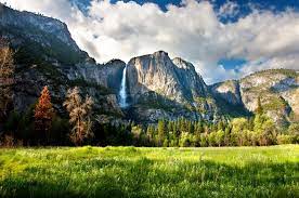 There are a few natural phenomena that every person should see in their lifetime: Yosemite National Park Jigsaw Puzzle In Waterfalls Puzzles On Thejigsawpuzzles Com Yosemite National Park National Parks Yosemite