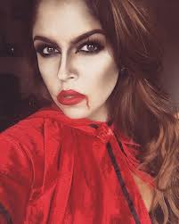 See more ideas about female vampire, vampire, vampire art. Pretty Vampire Makeup Ideas Popsugar Beauty