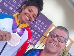 🇻🇪 🆃🅰🅻 🅳🅸́🅰 🅲🅾🅼🅾 🅷🅾🆈: En 1980 se inaugura se inaugura el  gimnasio cubierto 'Leopoldo Márquez'. 🏟️ ʟᴇᴏᴘᴏʟᴅᴏ ᴍᴀ́ʀϙᴜᴇᴢ ɢᴜᴛɪᴇ́ʀʀᴇᴢ fue  una de las figuras del deporte venezolano, atleta múltiple y campeón