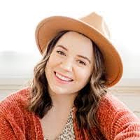 Amanda Cannon's Instagram, Twitter & Facebook