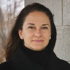 Lara Dyer's Instagram, Twitter & Facebook