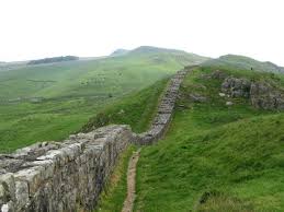 Anticamente chiamata caledonia, insieme all'inghilterra, al galles ed all'irlanda del nord, è una delle quattro nazioni che costituiscono il. Scozia Il Vallo Di Adriano Una Fortificazione Di Pietra