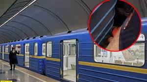 В 1970 году при пересмотре проекта строительства киевского метрополитена было принято. V Kieve V Metro Muzhchina Upal Pod Vagony Poezda Video Novosti Rbk Ukraina