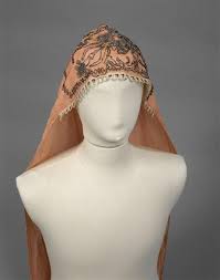 Objets D Art Beniqa Bonnet Pour Sortie De Hammam Vintage Outfits Traditional Outfits Headdress
