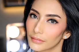 Dilansir dari kompas.com, raiden soedjono suami tyas mirasih telah mendaftarkan gugatan cerainya kepada pengadilan agama jakarta selatan. Self Isolation Tyas Mirasih Sunbathed In Tube Top Until Wet