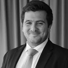 Efren Parada's Instagram, Twitter & Facebook