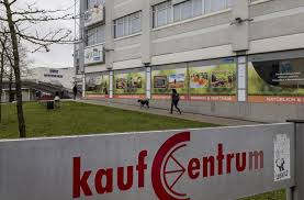 The retail banking segment offers banking and advisory services to private individuals and small and. Boblingens Erste Shopping Mall Kauf Centrum Kommt Unter Den Hammer Boblingen Stuttgarter Nachrichten