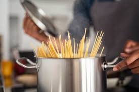 Cosa fare quando si manifesta l'allergia al nichel? Allergia Al Nichel Quali Precauzioni Prendere In Cucina Fondazione Umberto Veronesi