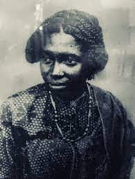 Connaissez Vous La Reine Ravahiny Elle Est Contemporaine D Andrianampoinimerina Et Regna Pendant Une Trentaine D Annees A La African Royalty Portrait African