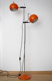 Stehlampe Mit Zwei Kugelspots In Orange Raumwunder Vintage