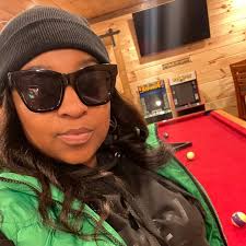 This type of mindset works as a repellent for negative vibes too ✨Keep  shinin and always be your glam self✨