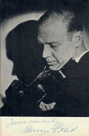 Henry Holst's Instagram, Twitter & Facebook