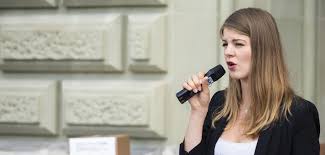 März 1995) ist eine schweizer politikerin (juso/sp). Juso Will 365 Days Von Netflix Verbannen Top Online