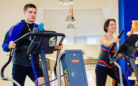 The central feature of the vacunaut is the complex network of 122 integrated pressure chambers which get to work on those stubborn areas of your midsection while you exercise. Bauchladen Ems Training Beauty