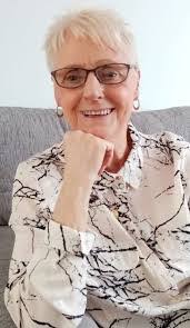 Vicki Beal's Instagram, Twitter & Facebook