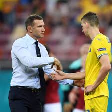 Вчора збірна україни дала бій нідерландцям, але поступилась. Sbornaya Ukrainy Vyshla V 1 8 Finala Chempionata Evropy Futbol Sport Lenta Ru